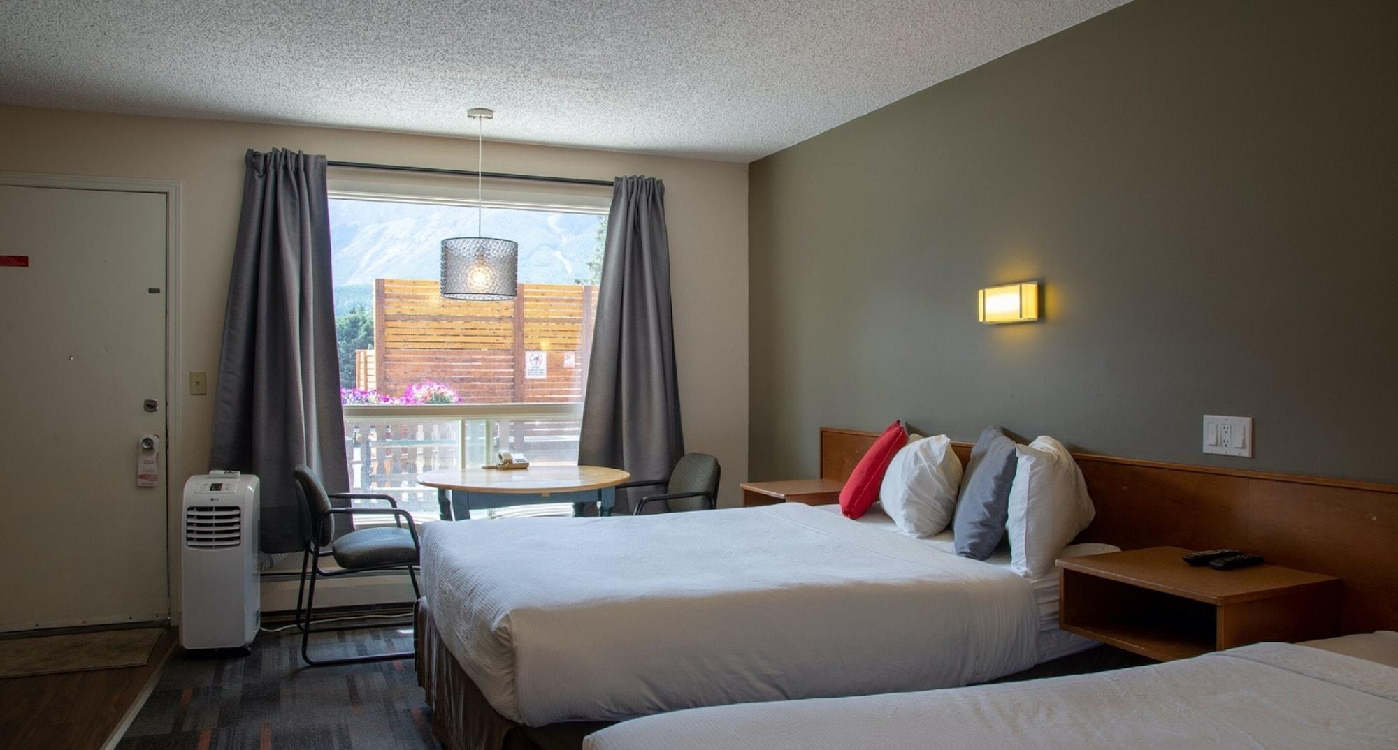 Rundle Mountain Lodge Canmore Ngoại thất bức ảnh