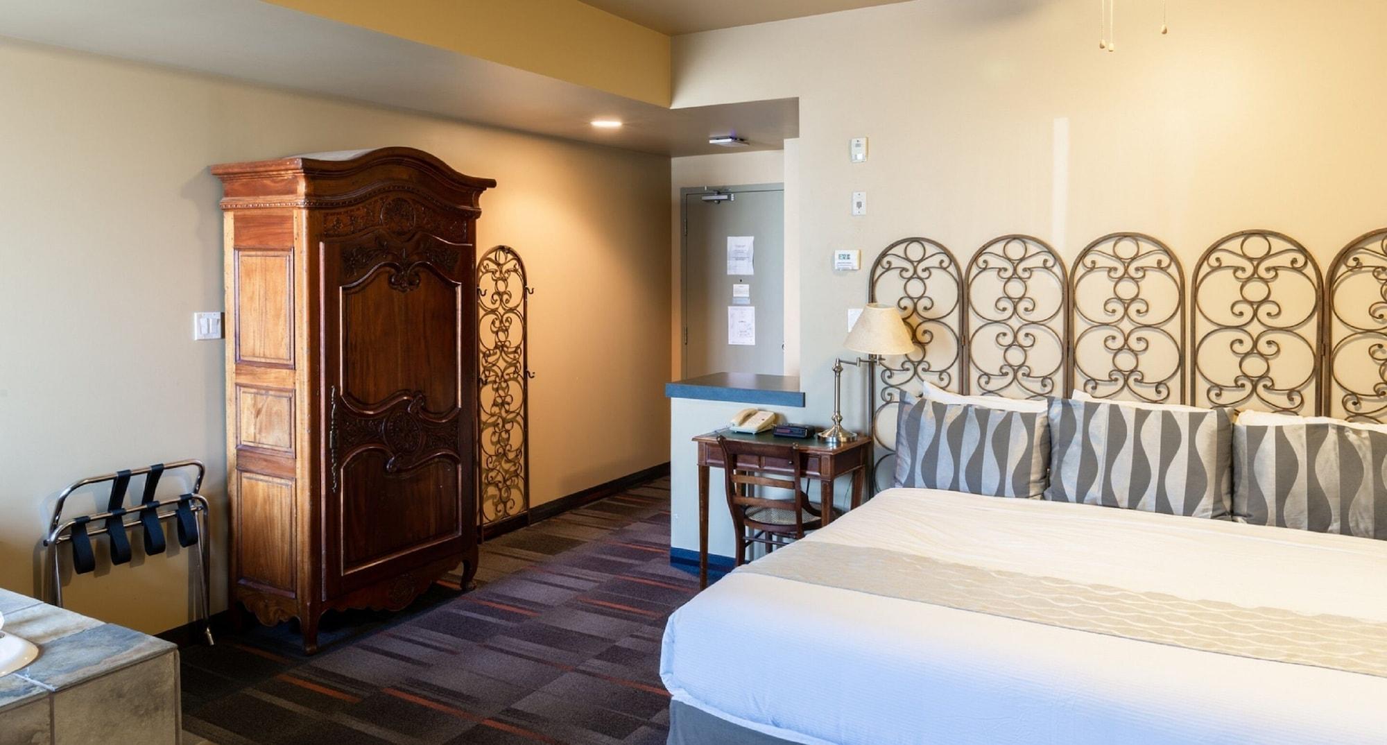 Rundle Mountain Lodge Canmore Ngoại thất bức ảnh