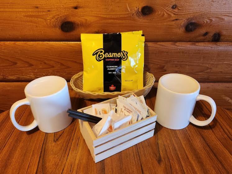 Rundle Mountain Lodge Canmore Ngoại thất bức ảnh