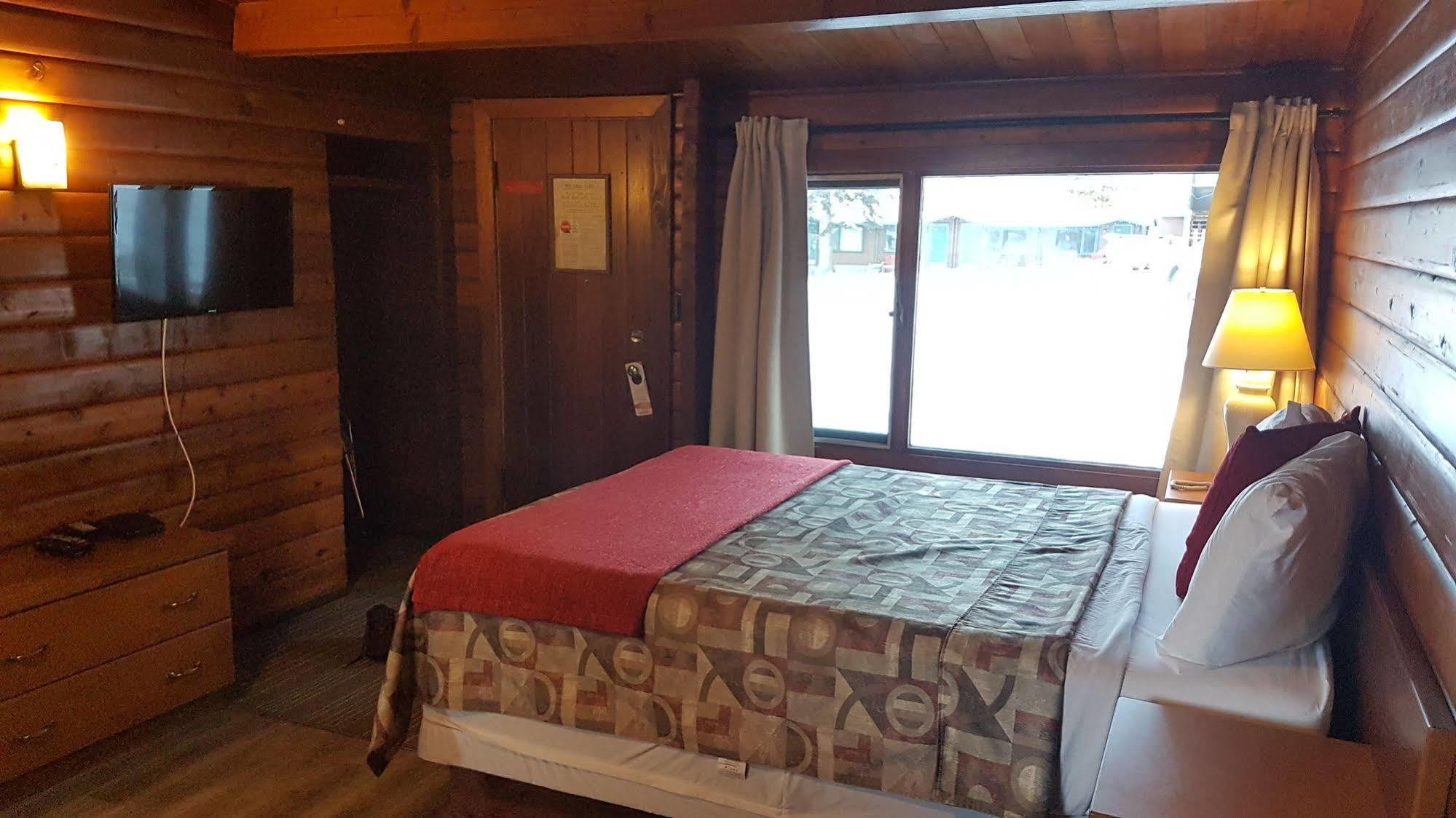 Rundle Mountain Lodge Canmore Ngoại thất bức ảnh
